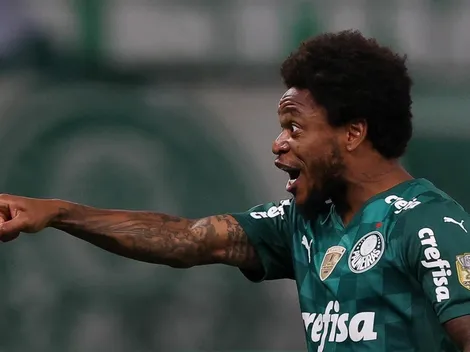Sem empresário, Luiz Adriano conta com estratégia para deixar o Palmeiras; atacante já foi oferecido a clubes