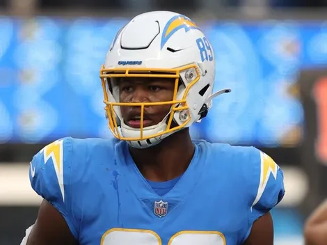 Jogador dos Chargers sofre concussão de forma bizarra durante partida contra os Chiefs