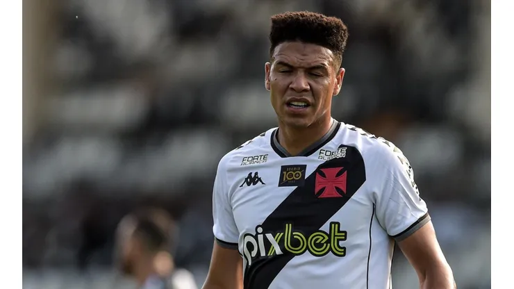 Foto: Thiago Ribeiro/AGIF - Marquinhos Gabriel deixou Vasco e agora Régis é a bola da vez na Colina