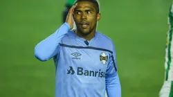 Douglas Costa, ex-Grêmio, tem prisão decretada.