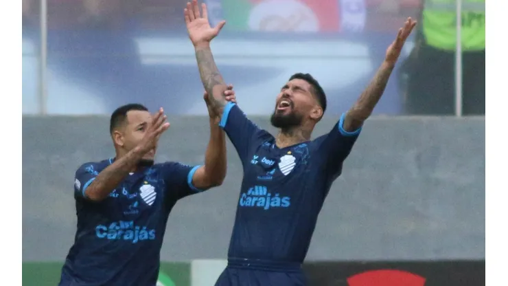 Foto: Fernando Moreno/AGIF - Destaque do CSA, Yuri Lara está em tratativas com o Grêmio para 2022