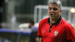 Marcelo Cabo, técnico do Atlético-GO (Foto: Fernando Moreno/AGIF)