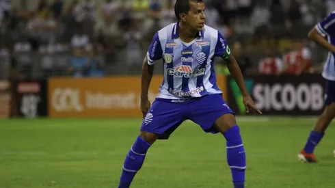 Foto: Igor Pereira/AGIF - Didira em ação pelo CSA