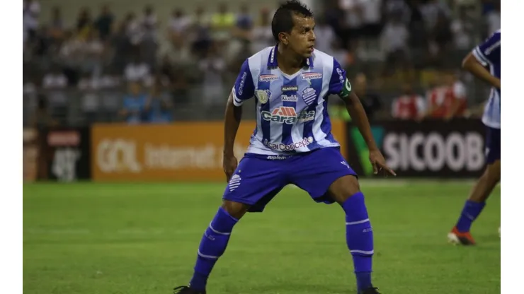 Foto: Igor Pereira/AGIF - Didira em ação pelo CSA