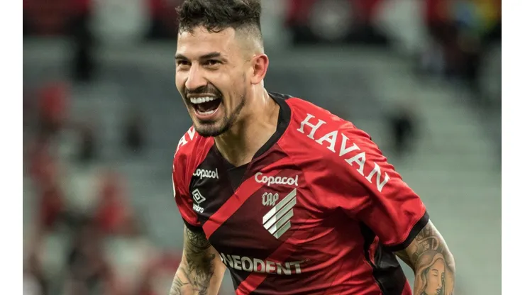 Foto: Robson Mafra/AGIF - Pedro Henrique completou 100 jogos pelo Furacão