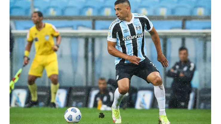 Diego Souza tem contrato com o Grêmio até dezembro (Pedro H. Tesch/AGIF)