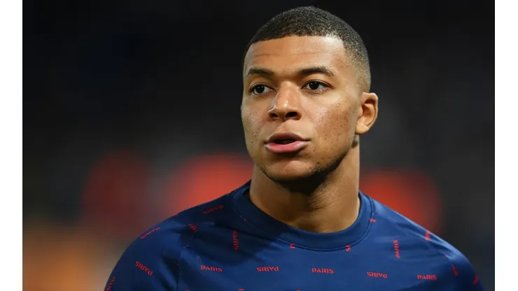 Gnabry diz que Dembelé, do Barcelona, é melhor do que Mbappé