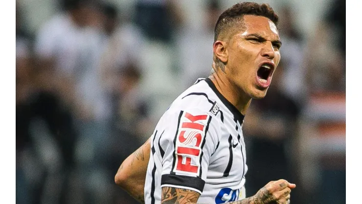 Guerrero é um dos nomes especulados no Corinthians (Foto: Daniel Vorley/AGIF)