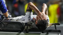 Momento em que o lateral sai do jogo