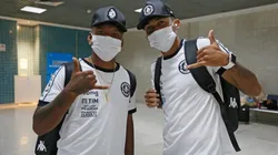 Atletas do Vasco foram recebidos com pequeno protesto dos torcedores, que cobraram o retorno a Série A (Foto: Rafael Ribeiro/Vasco)