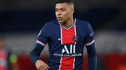 Depois de muita especulação, Mbappé permaneceu no PSG (Foto: Getty Images)