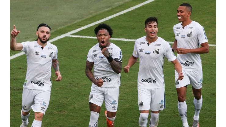 Santos deve lançar novo uniforme ainda este mês.