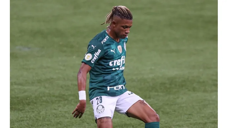Danilo tem contrato com o Palmeiras até agosto de 2025 | Crédito:Marcello Zambrana/AGIF
