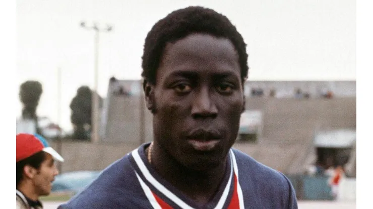 Nascido no Senegal, o ex-jogador mudou ainda criança para a França e fez sua carreira no país.