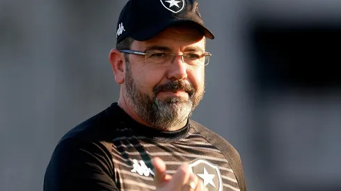 Enderson Moreira tem nova baixa no elenco (Foto: Vitor Silva/Botafogo/Divulgação)