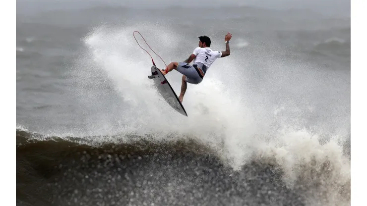 Gabriel Medina ficou em segundo em sua bateria e foi direto para o segundo round (Foto: Getty Images)