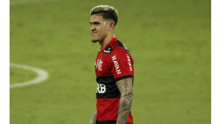Pedro: desfalque na Libertadores (Foto: Guilherme Drovas/AGIF)