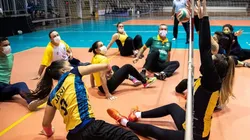 A Seleção feminina de vôlei sentado, durante treino, no último mês. (Foto: Divulgação Flickr Comitê Paralímpico Brasileiro)