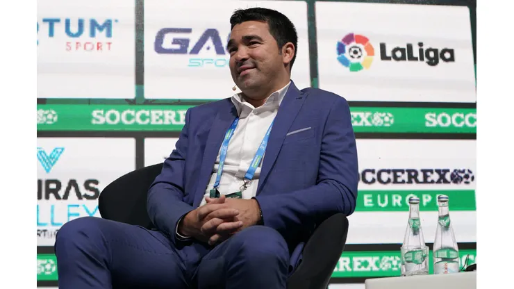 Deco é diretor do Barcelona e quer levar xodó do Flamengo
