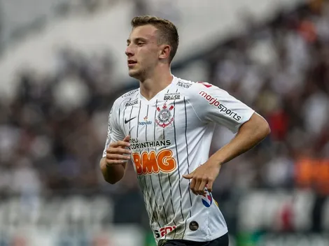 Carlos Augusto faz fila na Itália e "Cagliari abre conversa com Timão por lateral", diz Gazzetta dello Sport