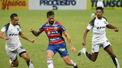 Ceará e Fortaleza se enfrentando pela final do Campeonato Cearense (Foto: Kely Pereira/AGIF)