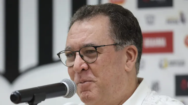 Marcelo Teixeira topa negociar zagueiro, mas com uma condição.