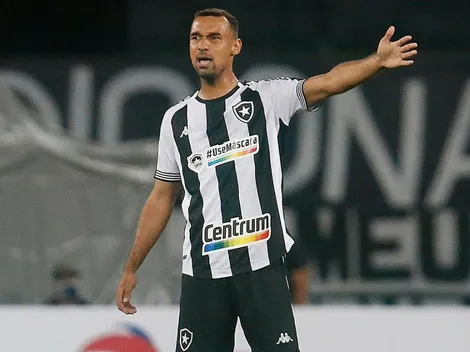 Com Kanu suspenso, Gilvan deve assumir titularidade na zaga do Botafogo