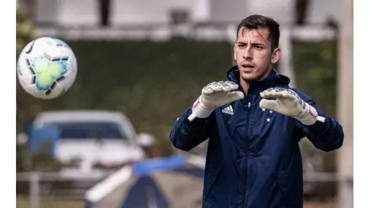 Cruzeiro: Vitor Eudes, goleiro, testa positivo para coronavírus