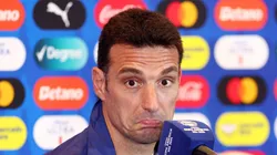 Lionel Scaloni em coletiva de imprensa durante a Copa América 2024 (Foto: Sarah Stier/Getty Images)