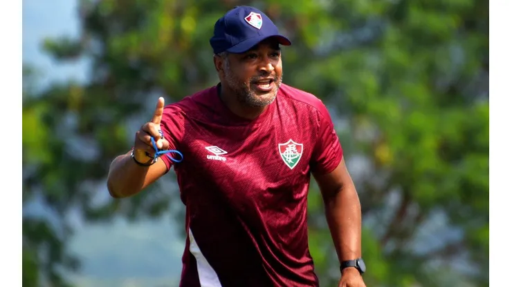 Treinador triunfou na estreia diante do arquirrival Flamengo (Foto: Reprodução/Twitter/Fluminense)