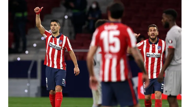 Atlético de Madrid vence e abre seis pontos de vantagem sobre Barcelona