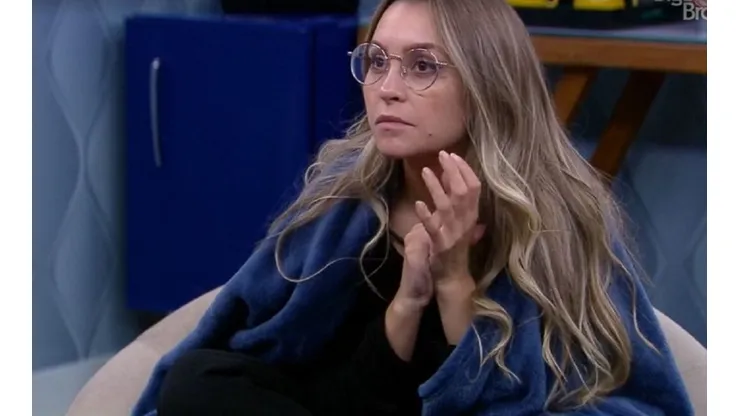 Carla Diaz ouve conversas de brothers no Quarto Secreto