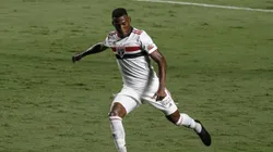 Lateral-esquerdo Léo teste positivo para Covid-19