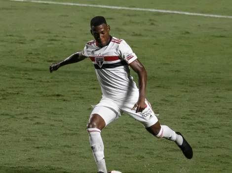 Lateral-esquerdo Léo teste positivo para Covid-19