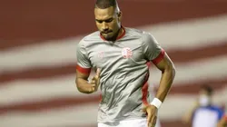 Hélio dos Anjos desabafa após Kevyn ter acionado clube na justiça