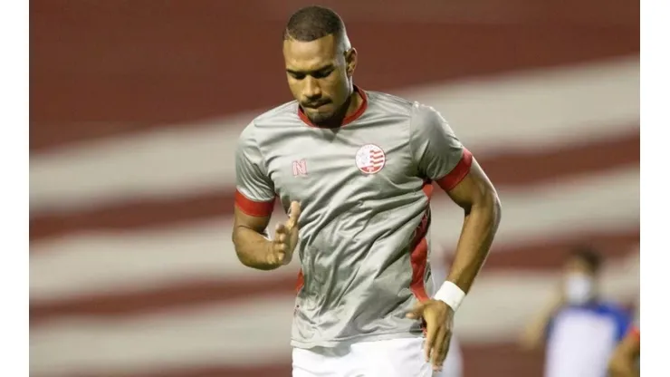 Hélio dos Anjos desabafa após Kevyn ter acionado clube na justiça