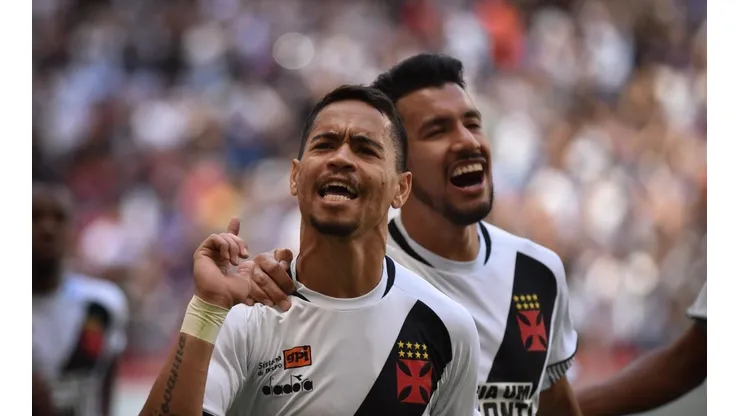 Fortaleza apresenta proposta para Yago Pikachu e espera aval do jogador