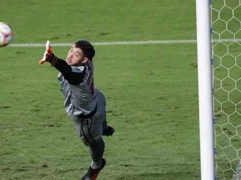 Caíque França vira manchete e Corinthians inscreve 2 goleiros às pressas no Paulistão