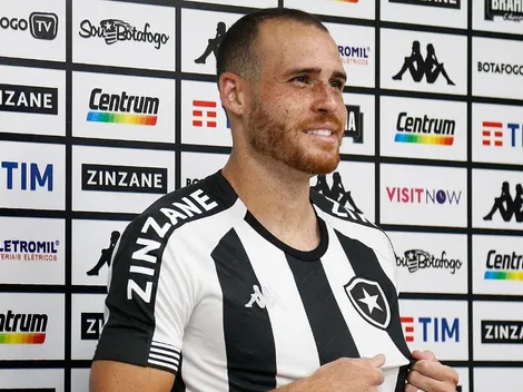 Pedro Castro empolga torcida do Botafogo e manda recado em entrevista