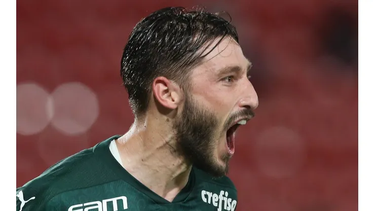 Viña vai ao sacrifício com tornozelo avariado e vai além: "Joga domingo até sem pé"