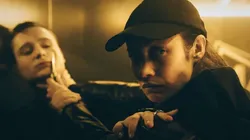 Cena de "A Sentinela", novo filme francês da Netflix estrelado por Olga Kurylenko