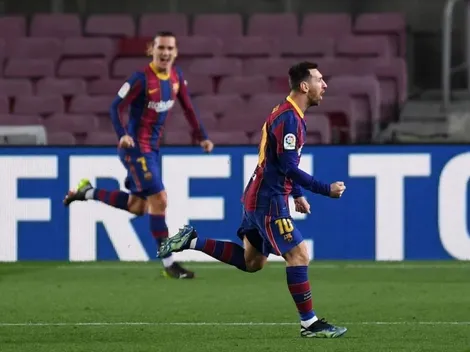 Messi anota uma pintura de falta no Espanhol e chega a 650 gols pelo Barcelona