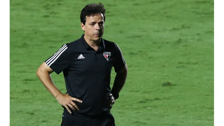 Após ser demitido pelo São Paulo, Fernando Diniz foi alvo de brincadeiras do Íbis, 'pior time do mundo'