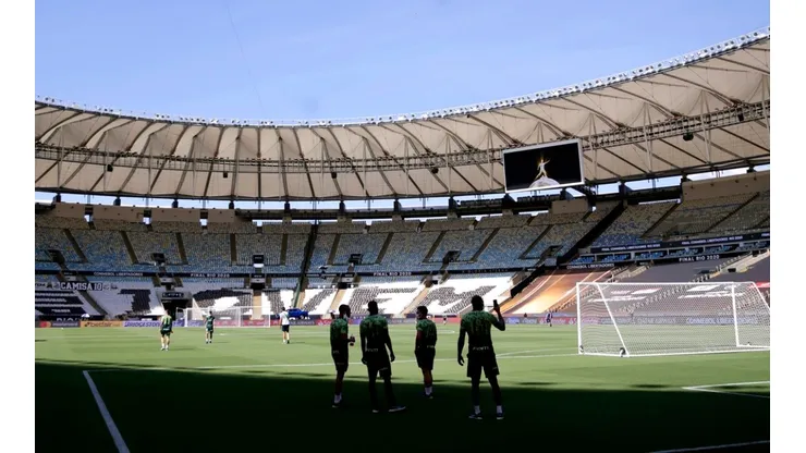 Torcedores de Palmeiras e Santos se revoltaram com a Conmebol na madrugada de sexta para sábado