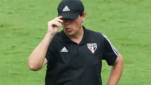 Fernando Diniz lamenta chances perdidas pelo São Paulo no jogo contra o Santos - Foto: Getty Images