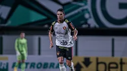 Thiago Neves se revolta com a arbitragem em derrota do Sport