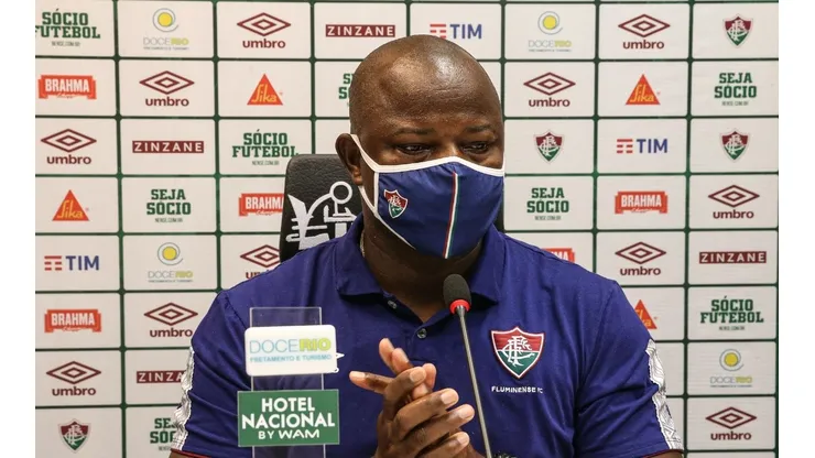 Marcão durante entrevista coletiva — FOTO: LUCAS MERÇON / FLUMINENSE F.C.