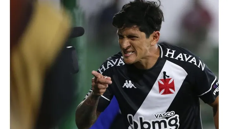 Elenco lava 'roupa suja' e faz Sá Pinto abandonar esquema com 3 zagueiros