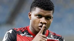 Empresário de Lincoln reprova Flamengo: "Estão empurrando ele de qualquer jeito"