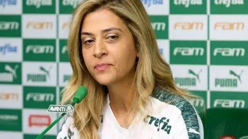 Leila não perdoa torcedor atrevido e dá invertida: